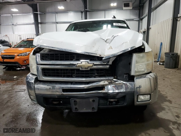 2008 Chevrolet Silverado 2500HD LT w/2LT with VIN 1GCHK29K28E100273, listed as a Copart auction lot 48562445 with 174,944 mi miles and Salvage Title. Bid and sale history available at carsss.com. Image 5.