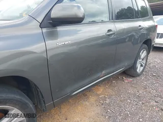 2008 Toyota Highlander Sport with VIN JTEDS43A382025333, listed as a IAAI auction lot 41895170 with 375,334 mi miles. Bid and sale history available at carsss.com. Image 6.