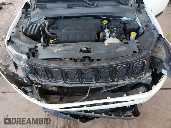 2018 Jeep Compass Latitude z VIN 3C4NJDBB9JT433152, wystawiony jako Copart lot #58214435 z przebiegiem 59 669 mil mil oraz Szkoda całkowita • Salvage title. Historia ofert i sprzedaży dostępna na DreamBid. Obrazek 12.