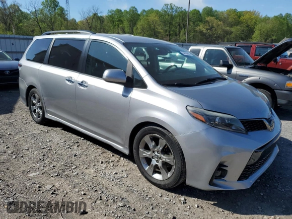 2018 Toyota Sienna SE с VIN 5TDXZ3DC1JS951963, выставлен на аукционе Copart как лот 54760995 с пробегом 184 542 миль миль и Чистый • Clean title. История ставок и продаж доступна на DreamBid. Изображение 4.