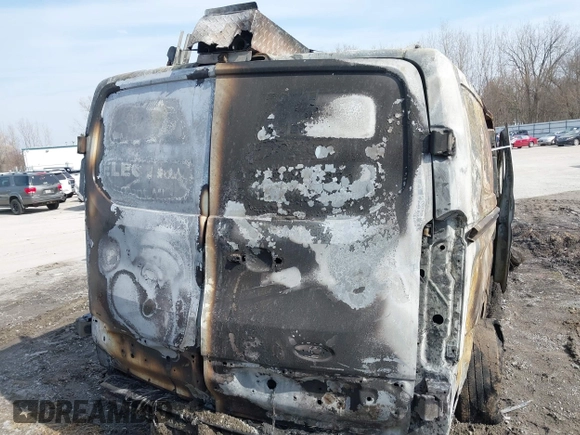 2021 Ford Transit с VIN 1FTBR1YGXMKA98700, выставлен на аукционе IAAI как лот 41805164 с пробегом Не указан миль и . История ставок и продаж доступна на DreamBid. Изображение 15.