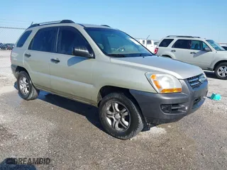 2006 Kia Sportage LX with VIN KNDJF723X67143301, listed as a IAAI auction lot 41950899 with 271,184 mi miles. Bid and sale history available at carsss.com. Image 1.