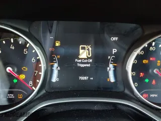 2018 Jeep Compass Limited with VIN 3C4NJDCB9JT454579, listed as a IAAI auction lot 40352527 with 70,287 mi miles. Bid and sale history available at carsss.com. Image 17.