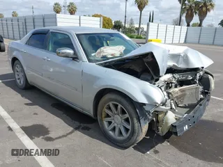 2006 Chrysler 300 with VIN 2C3KA43R46H523392, listed as a IAAI auction lot 41841845 with 192,740 mi miles. Bid and sale history available at carsss.com. Image 1.