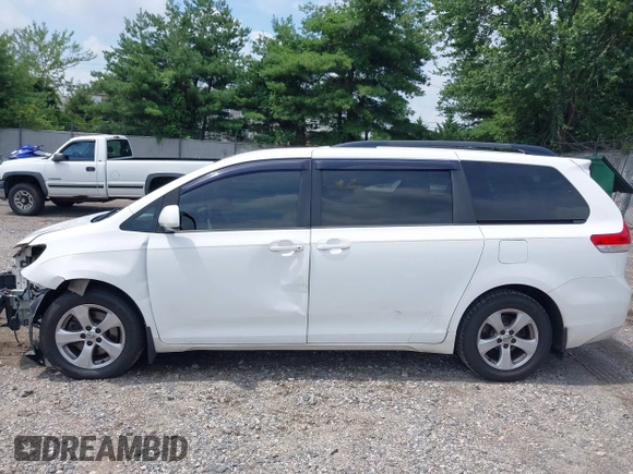 2013 Toyota Sienna LE AAS with VIN 5TDKK3DC6DS351233, listed as a IAAI auction lot 42652981 with 385,791 mi miles and . Bid and sale history available at DreamBid. Image 14.
