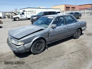 1988 Toyota Camry LE z VIN JT2SV22E9J0199686, wystawiony jako Copart lot #52404755 z przebiegiem 128 765 mil mil oraz Szkoda całkowita • Salvage title. Historia ofert i sprzedaży dostępna na DreamBid. Obrazek 1.