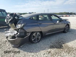 2019 Honda Clarity Plug-In Hybrid with VIN JHMZC5F12KC004076, listed as a Copart auction lot 70198693 with 105,325 mi miles. Bid and sale history available at carsss.com. Image 3.
