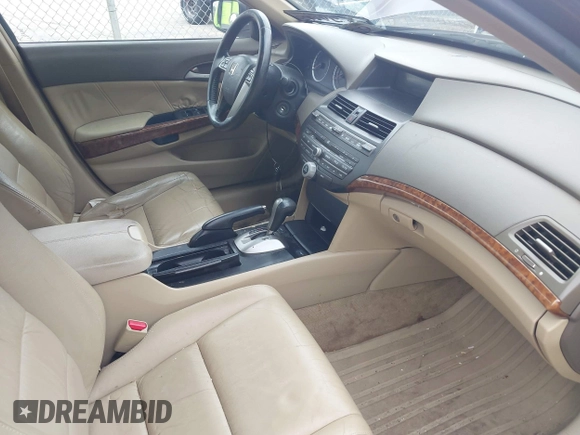 2009 Honda Accord EX-L z VIN 1HGCP26869A030128, wystawiony jako IAAI lot #42353738 z przebiegiem 187 608 mil mil oraz . Historia ofert i sprzedaży dostępna na DreamBid. Obrazek 5.
