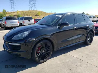 2014 Porsche Cayenne GTS z VIN WP1AD2A29ELA73733, wystawiony jako Copart lot #71499434 z przebiegiem 142 057 mil mil oraz Szkoda całkowita • Salvage title. Historia ofert i sprzedaży dostępna na DreamBid. Obrazek 1.