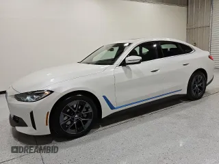 2024 BMW i4 eDrive40 z VIN WBY73AW04RFT37296, wystawiony jako Copart lot #55534975 z przebiegiem 18 786 mil mil oraz Tytuł czysty. Historia ofert i sprzedaży dostępna na DreamBid. Obrazek 1.