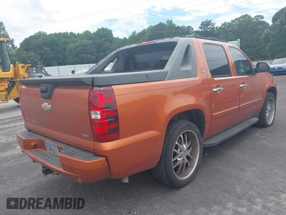 2008 Chevrolet Avalanche 2LT with VIN 3GNFK12388G232779, listed as a IAAI auction lot 42461591 with 260,221 mi miles and . Bid and sale history available at DreamBid. Image 4.