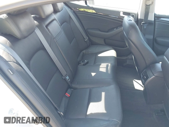 2016 Kia Cadenza Premium z VIN KNALN4D73G5211149, wystawiony jako IAAI lot #41823281 z przebiegiem 89 772 mil mil oraz . Historia ofert i sprzedaży dostępna na DreamBid. Obrazek 8.