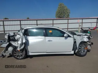 2011 Toyota Avalon with VIN 4T1BK3DB2BU371961, listed as a IAAI auction lot 42113686 with 135,218 mi miles and . Bid and sale history available at carsss.com. Image 14.