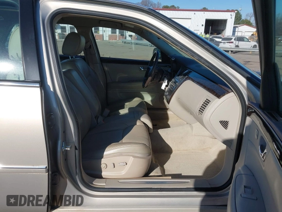 2008 Cadillac DTS w/1SD with VIN 1G6KD57Y38U189319, listed as a IAAI auction lot 41314470 with 138,106 mi miles. Bid and sale history available at carsss.com. Image 5.