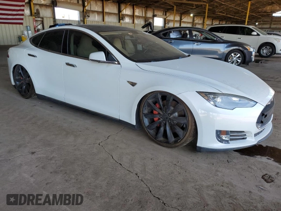 2013 Tesla Model S с VIN 5YJSA1DG5DFP03667, выставлен на аукционе Copart как лот 50607605 с пробегом 87 146 миль миль и Чистый • Clean title. История ставок и продаж доступна на DreamBid. Изображение 4.