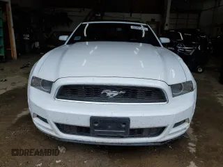 2014 Ford Mustang V6 with VIN 1ZVBP8EM3E5328616, listed as a Copart auction lot 62491435 with 84,059 mi miles and Salvage title. Bid and sale history available at DreamBid. Image 5.