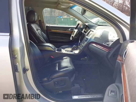 2011 Lincoln MKT with VIN 2LMHJ5AR0BBJ50346, listed as a IAAI auction lot 41726833 with 203,523 mi miles and . Bid and sale history available at DreamBid. Image 5.