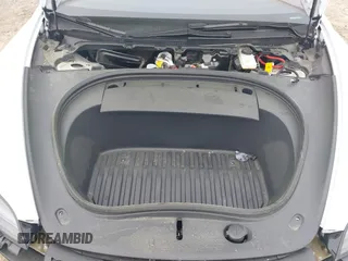 2024 Tesla Model 3 z VIN 5YJ3E1EA5RF732502, wystawiony jako IAAI lot #41871400 z przebiegiem 15 715 mil mil oraz . Historia ofert i sprzedaży dostępna na DreamBid. Obrazek 10.