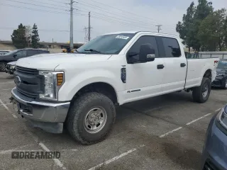 2018 Ford F-250 XL z VIN 1FT7W2BT6JEC26399, wystawiony jako Copart lot #61067115 z przebiegiem 145 554 mil mil oraz Szkoda całkowita • Salvage title. Historia ofert i sprzedaży dostępna na DreamBid. Obrazek 1.