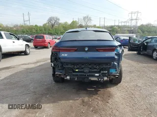 2023 BMW X6 xDrive40i z VIN 5UXCY6C07P9P85707, wystawiony jako IAAI lot #42075043 z przebiegiem 25 218 mil mil oraz . Historia ofert i sprzedaży dostępna na DreamBid. Obrazek 17.