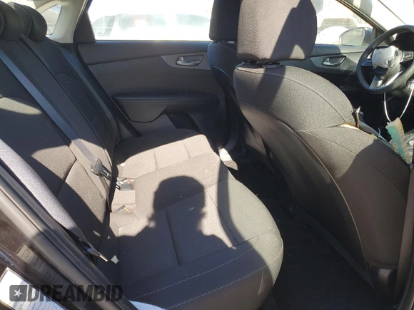 2021 Kia Forte LXS with VIN 3KPF24AD1ME327212, listed as a Copart auction lot 46270035 with 59,315 mi miles and Salvage title. Bid and sale history available at DreamBid. Image 11.