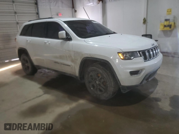 2017 Jeep Grand Cherokee Laredo with VIN 1C4RJFAGXHC632324, listed as a Copart auction lot 45951135 with 117,220 mi miles and Salvage title. Bid and sale history available at DreamBid. Image 4.