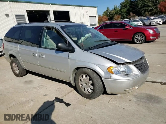 2006 Chrysler Town & Country LWB Touring with VIN 2A4GP54L66R689045, listed as a Copart auction lot 77197064 with 301,778 mi miles and Salvage Title. Bid and sale history available at carsss.com. Image 12.