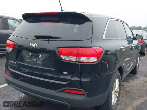 2018 Kia Sorento LX z VIN 5XYPG4A37JG412910, wystawiony jako IAAI lot #42466741 z przebiegiem 170 131 mil mil oraz . Historia ofert i sprzedaży dostępna na DreamBid. Obrazek 4.