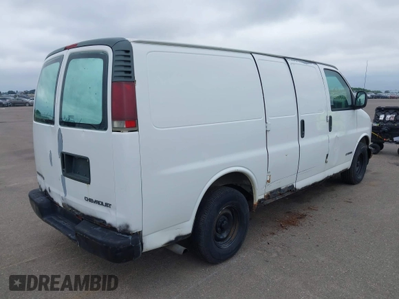 2000 Chevrolet City Express Cargo z VIN 1GCFG15W5Y1120830, wystawiony jako IAAI lot #42495576 z przebiegiem 266 346 mil mil oraz . Historia ofert i sprzedaży dostępna na DreamBid. Obrazek 4.