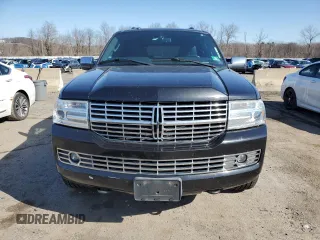 2010 Lincoln Navigator z VIN 5LMJJ2J57AEJ06191, wystawiony jako Copart lot #49532805 z przebiegiem 198 206 mil mil oraz Czysty tytuł • Clean title. Historia ofert i sprzedaży dostępna na DreamBid. Obrazek 5.