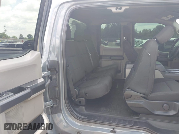 2020 Ford F-150 XL z VIN 1FTEX1EP0LKF35089, wystawiony jako IAAI lot #42657401 z przebiegiem 65 347 mil mil oraz . Historia ofert i sprzedaży dostępna na DreamBid. Obrazek 8.