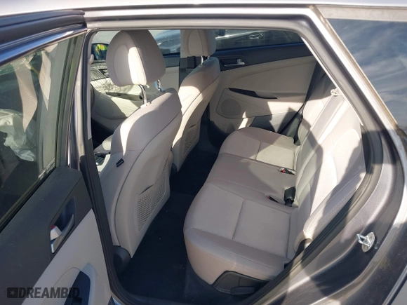 2016 Hyundai Tucson SE with VIN KM8J33A44GU209299, listed as a IAAI auction lot 41793611 with 42,417 mi miles. Bid and sale history available at carsss.com. Image 8.