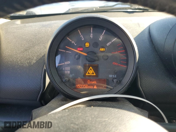 2016 MINI Countryman with VIN WMWZB3C58GWM33239, listed as a Copart auction lot 89364605 with 152,358 mi miles and Salvage title. Bid and sale history available at DreamBid. Image 9.
