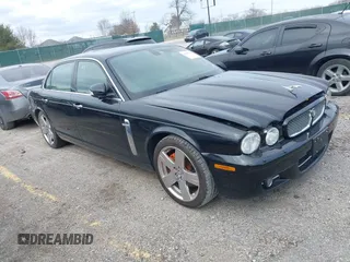 2008 Jaguar XJ with VIN SAJWA79B78SH25443, listed as a IAAI auction lot 41637369 with 85,000 mi miles. Bid and sale history available at carsss.com. Image 1.