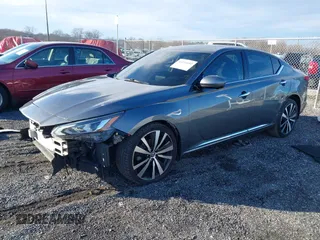 2019 Nissan Altima 2.5 Platinum with VIN 1N4BL4FW1KC174475, listed as a IAAI auction lot 41231692 with 93,048 mi miles. Bid and sale history available at carsss.com. Image 18.
