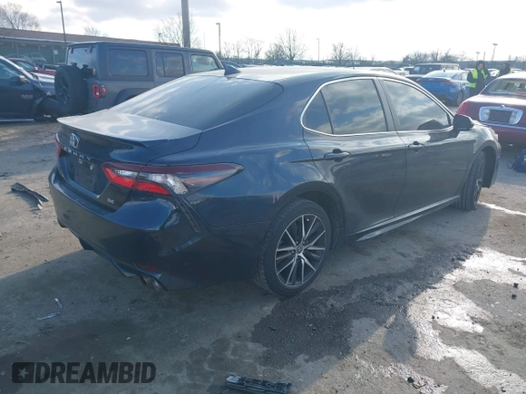 2021 Toyota Camry SE Nightshade with VIN 4T1G11AK8MU527456, listed as a IAAI auction lot 41422590 with 86,927 mi miles and . Bid and sale history available at DreamBid. Image 4.