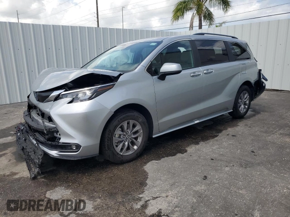 2025 Toyota Sienna XLE с VIN 5TDYRKEC5SS228793, выставлен на аукционе Copart как лот 60269765 с пробегом 11 976 миль миль и Чистый • Clean title. История ставок и продаж доступна на DreamBid. Изображение 1.