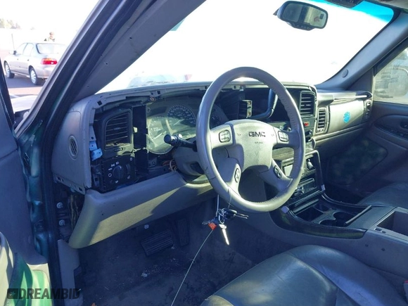2005 GMC Yukon XL Denali with VIN 1GKFK66U35J227044, listed as a IAAI auction lot 40472100 with NaN miles. Bid and sale history available at carsss.com. Image 14.