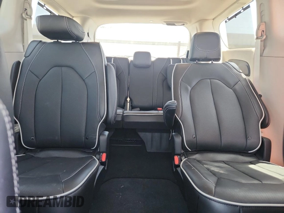 2023 Chrysler Pacifica Limited with VIN 2C4RC3GG8PR604835, listed as a Copart auction lot 57661325 with 33,232 mi miles and Salvage title. Bid and sale history available at DreamBid. Image 10.