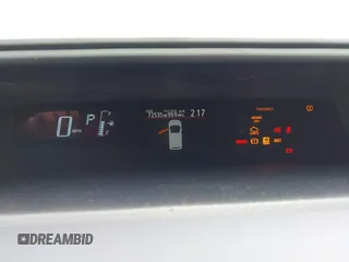 2016 Toyota Prius One z VIN JTDKDTB33G1121647, wystawiony jako IAAI lot #42020194 z przebiegiem 72 535 mil mil oraz . Historia ofert i sprzedaży dostępna na DreamBid. Obrazek 7.