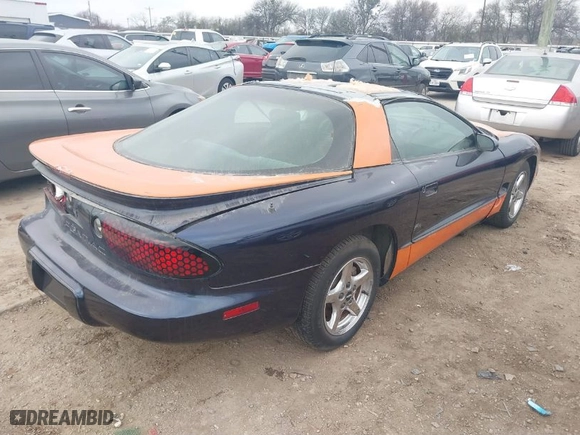 2000 Pontiac Firebird with VIN 2G2FS22K8Y2128225, listed as a IAAI auction lot 41507271 with 132,255 mi miles. Bid and sale history available at carsss.com. Image 4.