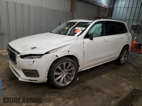 2022 Volvo XC90 Momentum with VIN YV4102PK0N1857697, listed as a Copart auction lot 43541605 with 0 mi miles and Salvage Title. Bid and sale history available at carsss.com. Image 1.