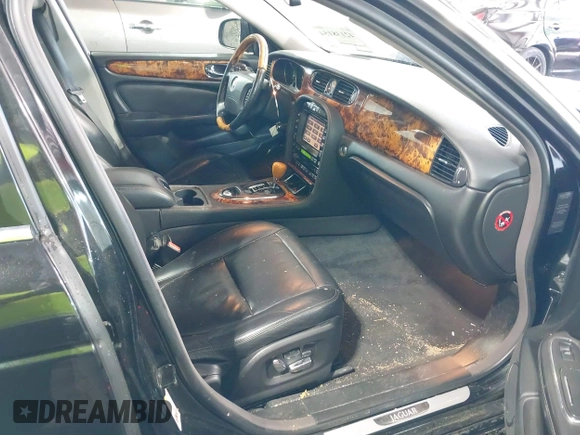 2009 Jaguar XJ 8 LWB with VIN SAJWA79B29SH31572, listed as a IAAI auction lot 42138154 with 147,500 mi miles and . Bid and sale history available at DreamBid. Image 5.