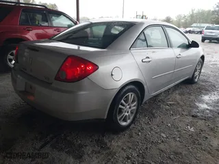 2006 Pontiac G6 6-Cyl with VIN 1G2ZG578364212411, listed as a IAAI auction lot 41978085 with 226,338 mi miles. Bid and sale history available at carsss.com. Image 4.