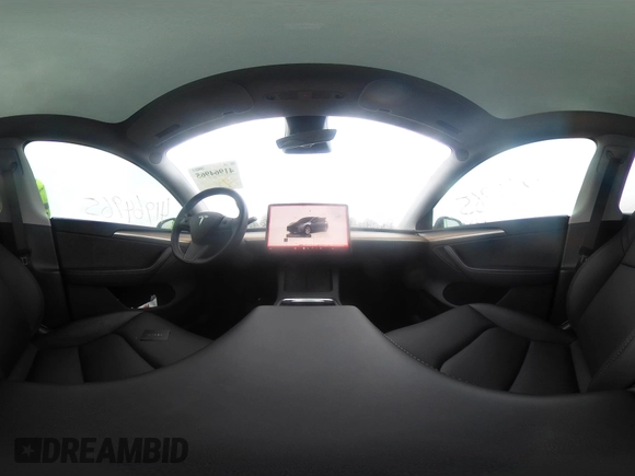 2024 Tesla Model Y Long Range z VIN 7SAYGDEE2RA244595, wystawiony jako IAAI lot #41964965 z przebiegiem 14 804 mil mil oraz . Historia ofert i sprzedaży dostępna na DreamBid. Obrazek 21.