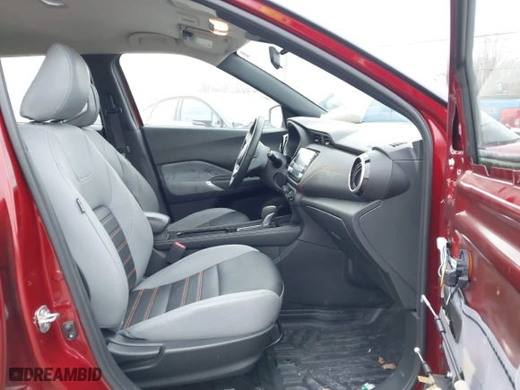 2022 Nissan Kicks SR with VIN 3N1CP5DV1NL496189, listed as a IAAI auction lot 41401981 with 33,969 mi miles. Bid and sale history available at carsss.com. Image 5.