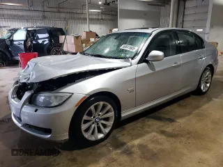 2011 BMW 3 Series 328i xDrive z VIN WBAPK5C50BA658828, wystawiony jako Copart lot #56841665 z przebiegiem 138 640 mil mil oraz Szkoda całkowita • Salvage title. Historia ofert i sprzedaży dostępna na DreamBid. Obrazek 1.