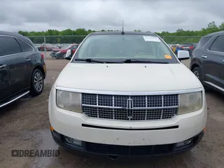 2007 Lincoln MKX z VIN 2LMDU88C27BJ13038, wystawiony jako IAAI lot #42342316 z przebiegiem Nie podano mil oraz . Historia ofert i sprzedaży dostępna na DreamBid. Obrazek 12.