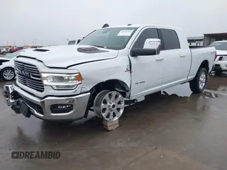 2024 Ram 2500 Laramie z VIN 3C6UR5NL7RG143695, wystawiony jako IAAI lot #41504981 z przebiegiem 6 511 mil mil oraz . Historia ofert i sprzedaży dostępna na DreamBid. Obrazek 20.