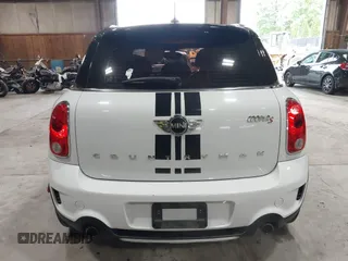 2016 MINI Countryman S with VIN WMWZC5C57GWU20085, listed as a IAAI auction lot 42403406 with 90,592 mi miles and . Bid and sale history available at DreamBid. Image 18.